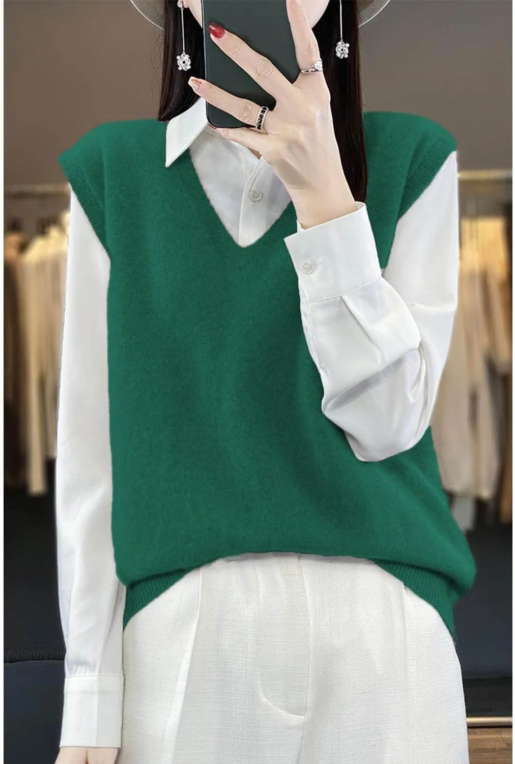 Women's V-Neck Knit Sweater Vest 100% Merino Wool Lightweight Sleeveless Pullover Basic Vest Short Tops