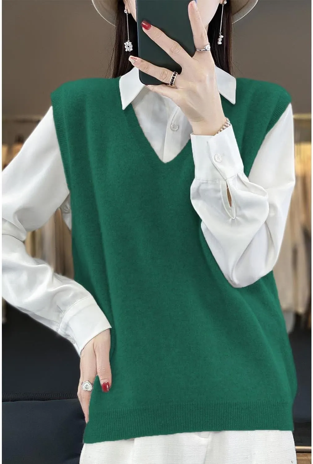 Women's V-Neck Knit Sweater Vest 100% Merino Wool Lightweight Sleeveless Pullover Basic Vest Short Tops